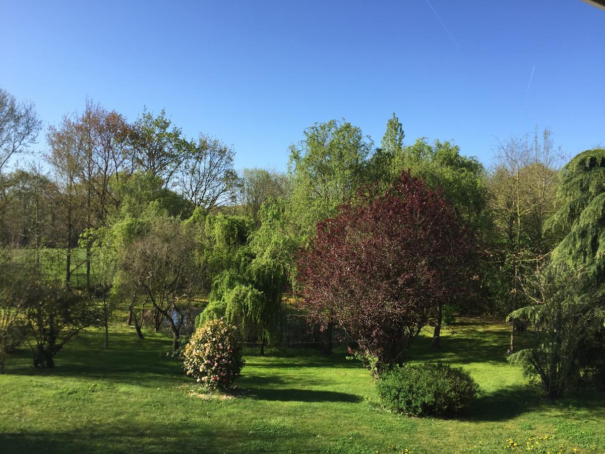 Bed and Breakfast Les Arbres Rouges Sucé Exterior foto